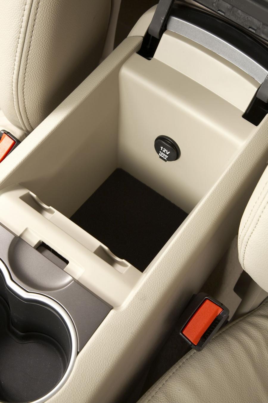  Holden Commodore VE Calais V Sportwagon 2008 года  (фото 20 из 46)